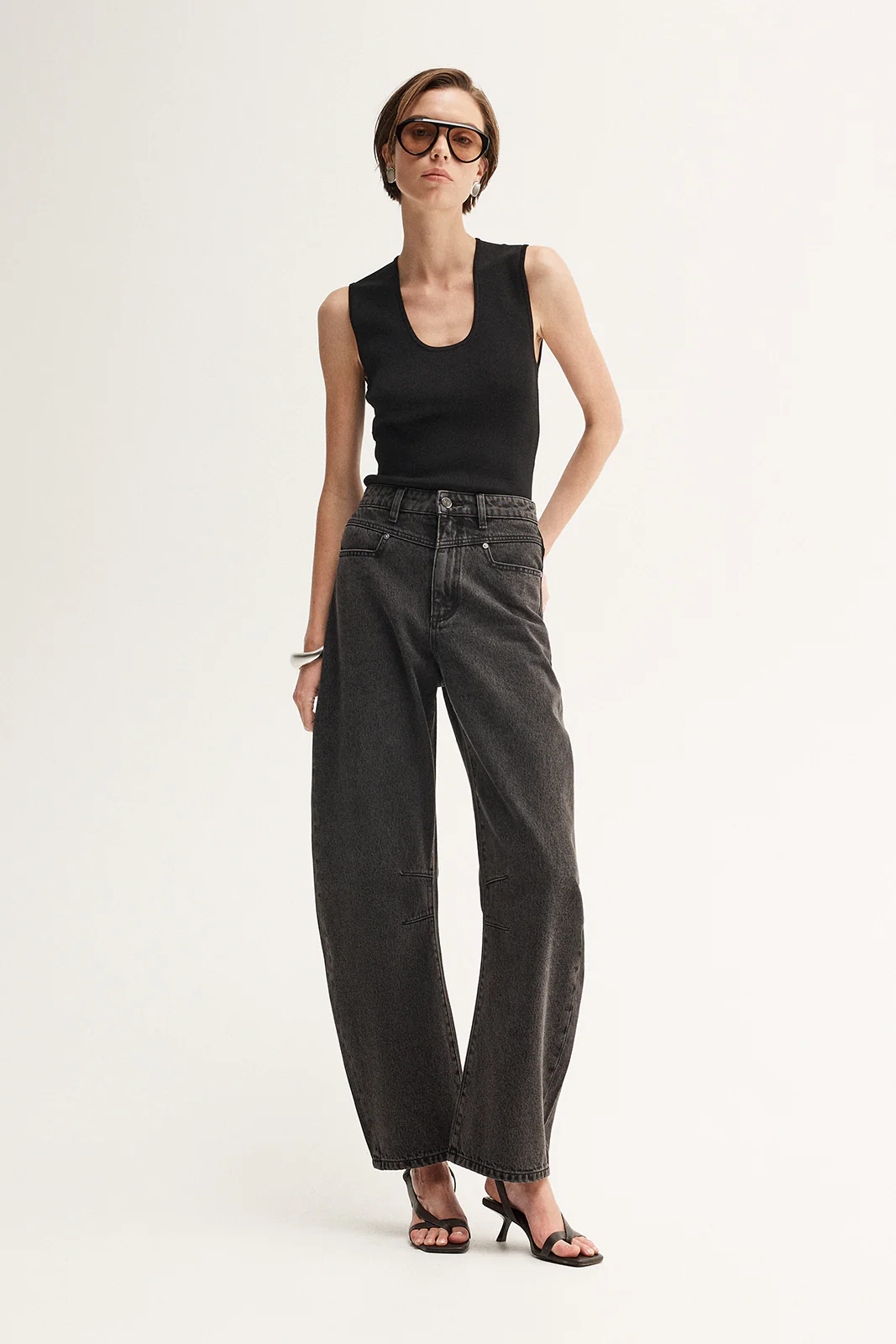 Chelsea Barrel Leg Jean Black