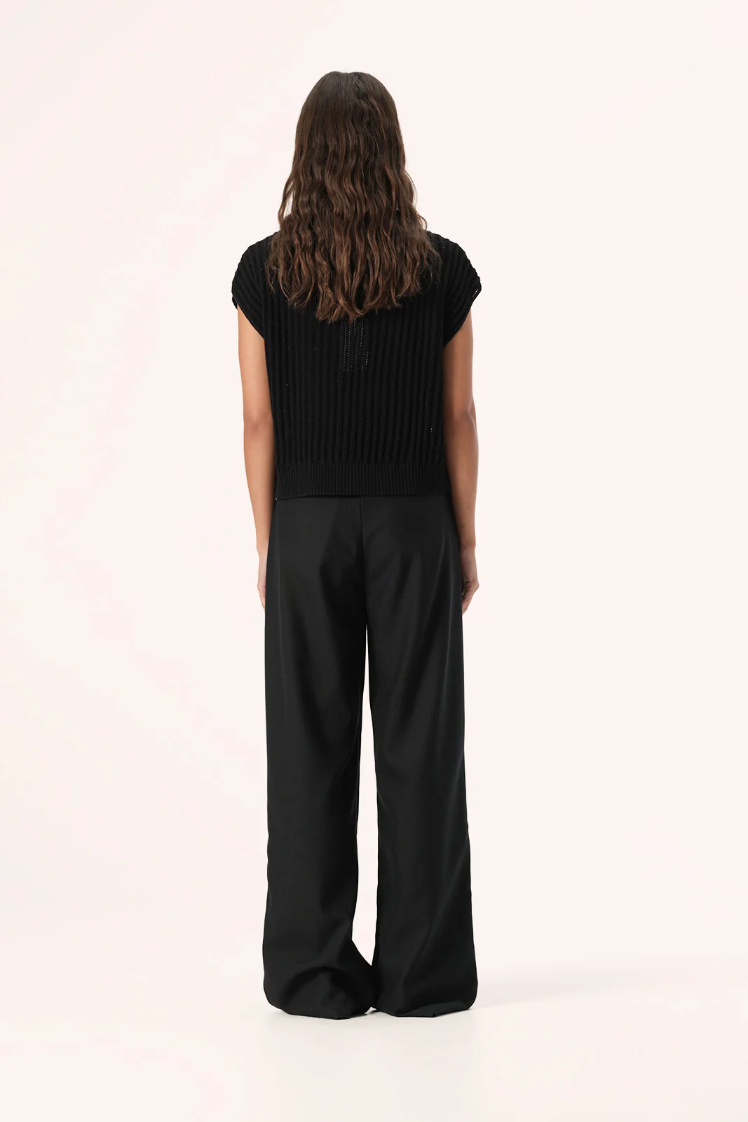 Kai Knit Vest Black - Image 4